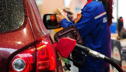 国内成品油价格调整搁浅 92号汽油年内每升累涨0.27元|界面新闻